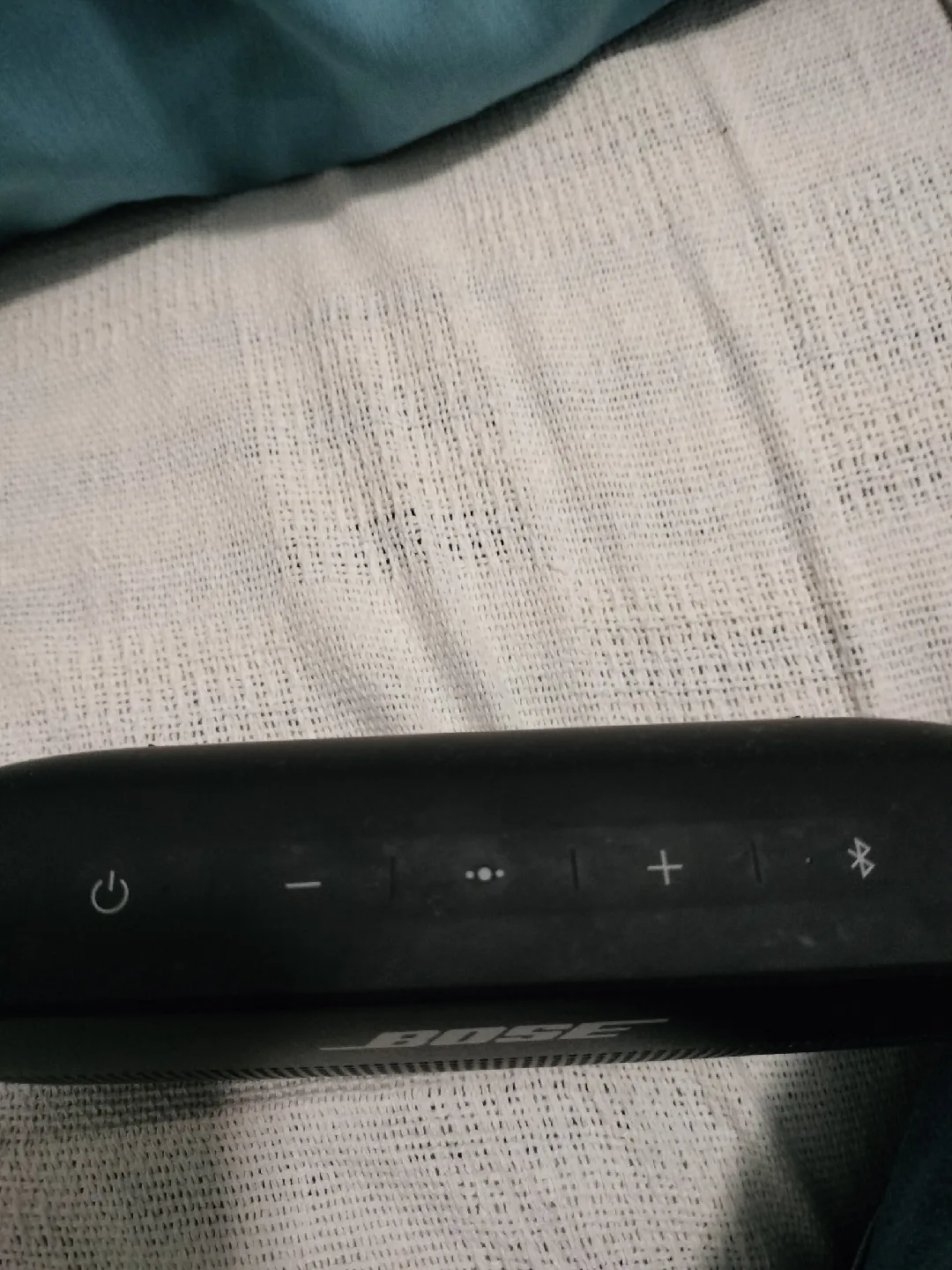 Bose SoundLink Color Bluetooth Speaker II - Black image indicator(2)