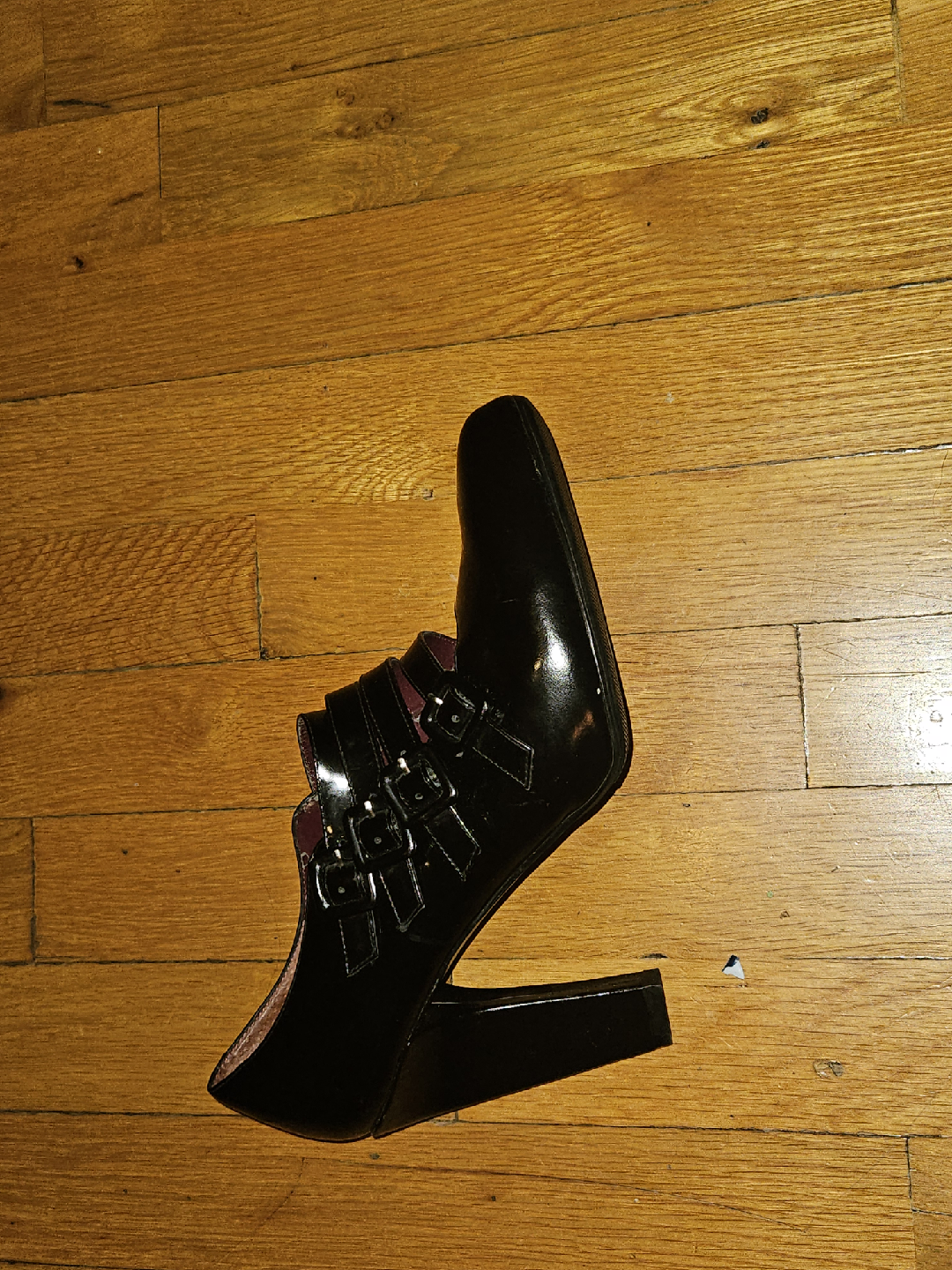 Enzo Angiolini Unique Patent Leather Heels with Buckles - size 9 - photo 3