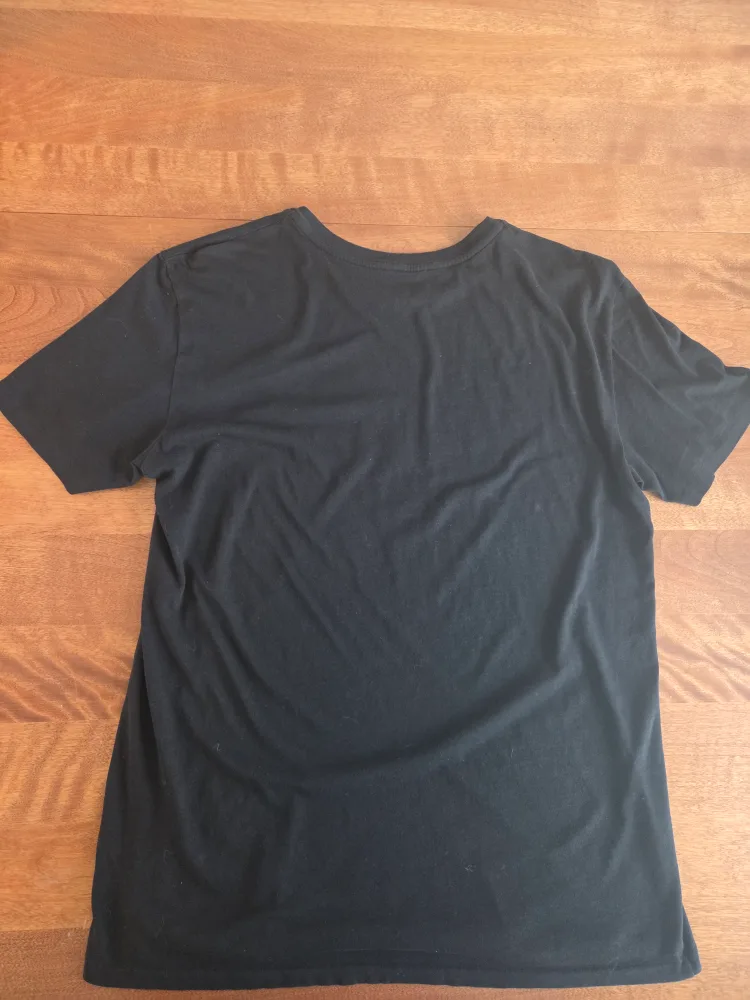 Armani Exchange Black Graphic Tee - Size M image indicator(4)