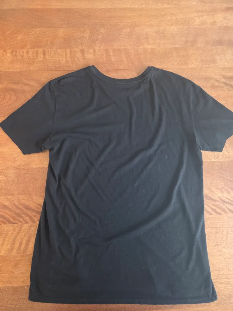Armani Exchange Black Graphic Tee - Size M image indicator(5)