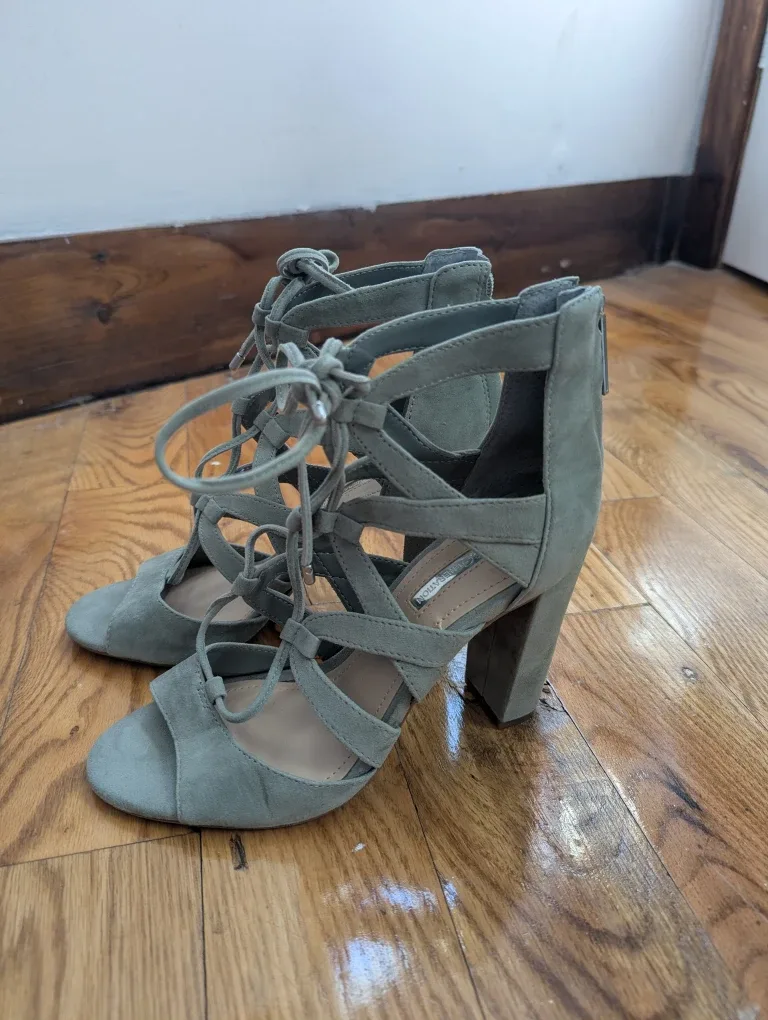 BCBGeneration Sage Green Heels Size 6 image indicator(2)