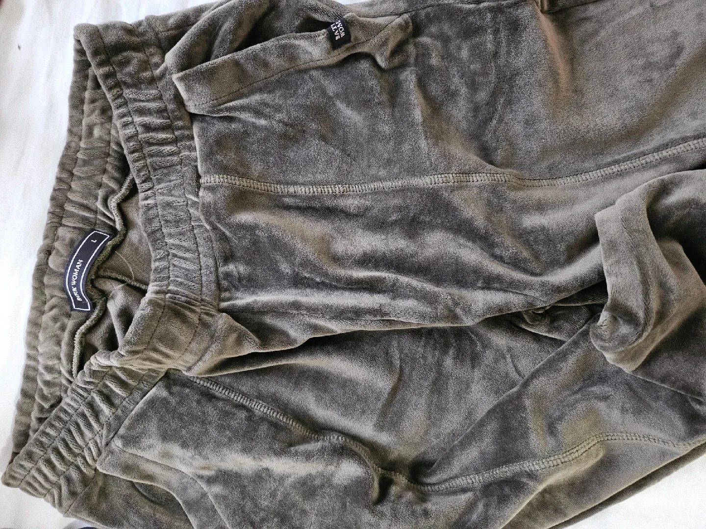 Woman Olive Green Velvet Pants - Size L image indicator(2)