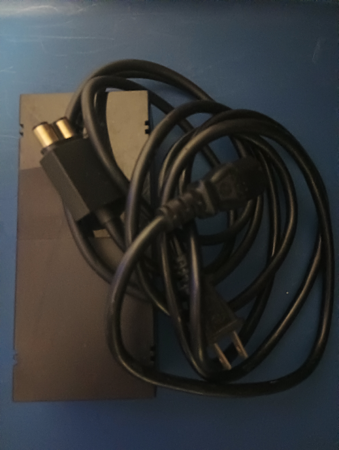 Xbox One Console & 3 wireless controller + 2tb HDD - photo 2
