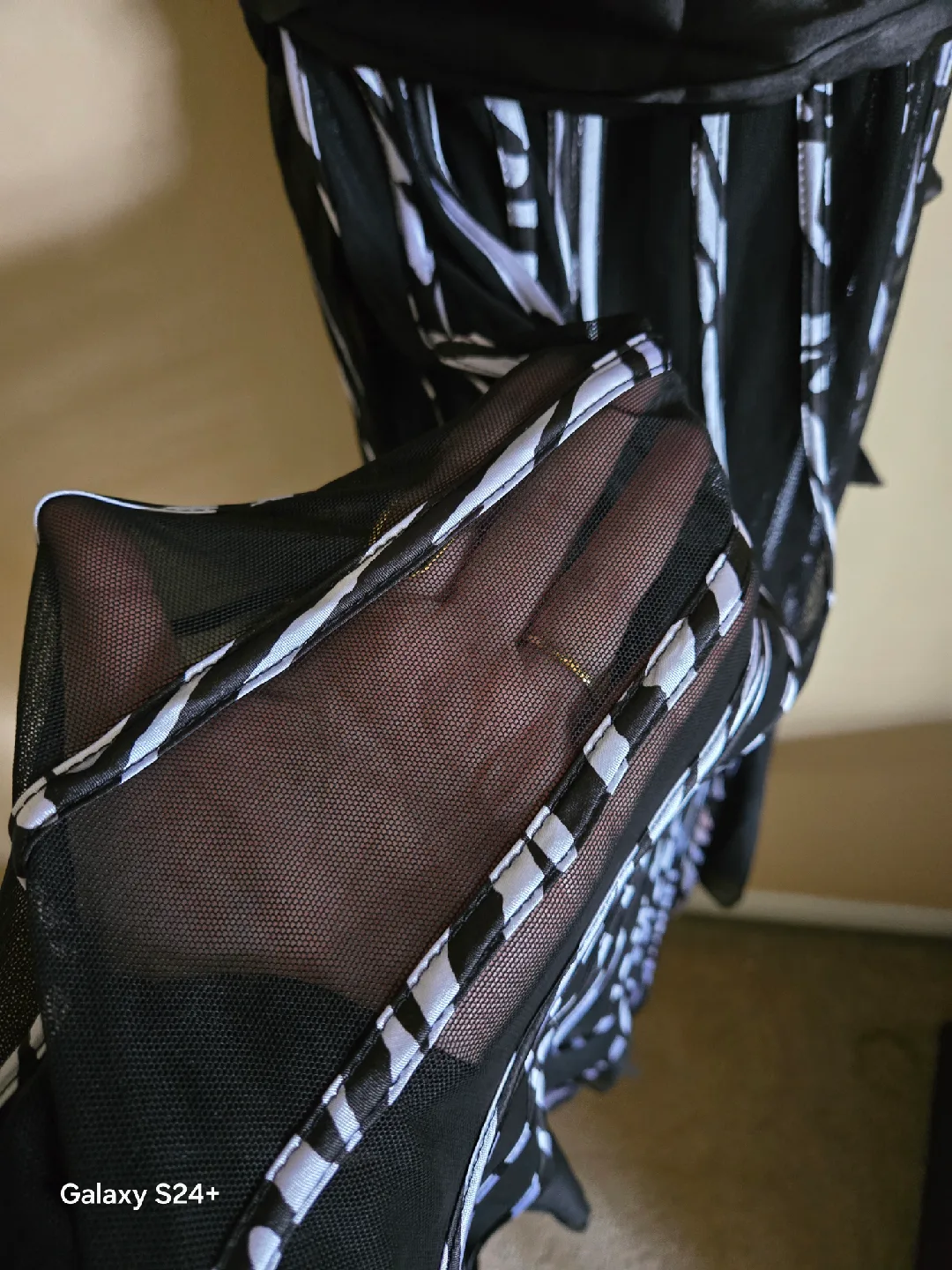 Sandra Darren Black & White Dress - Size 6 image indicator(5)