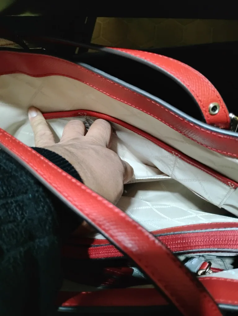 Michael Kors Tote Bag - Red & Brown image indicator(10)