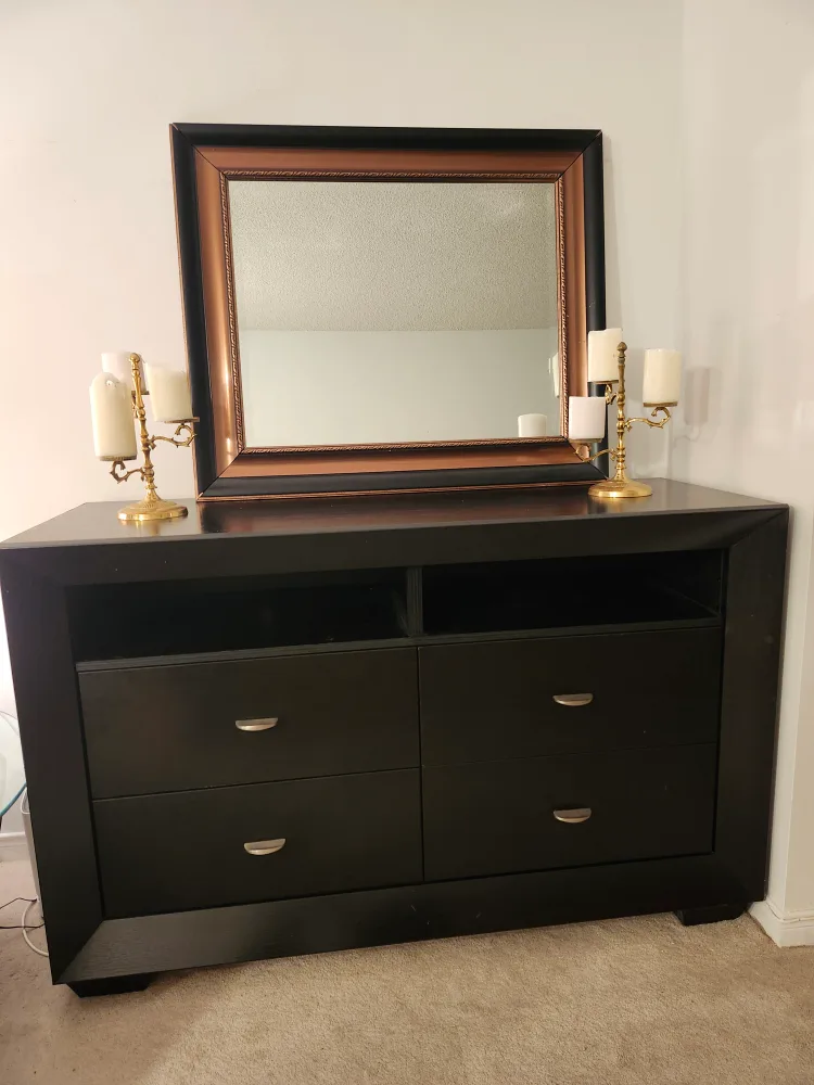 Black Dresser with Mirror image indicator(8)