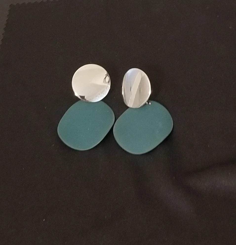 Reitman's Bracelet,Silver Long Chain & Earrings image indicator(5)