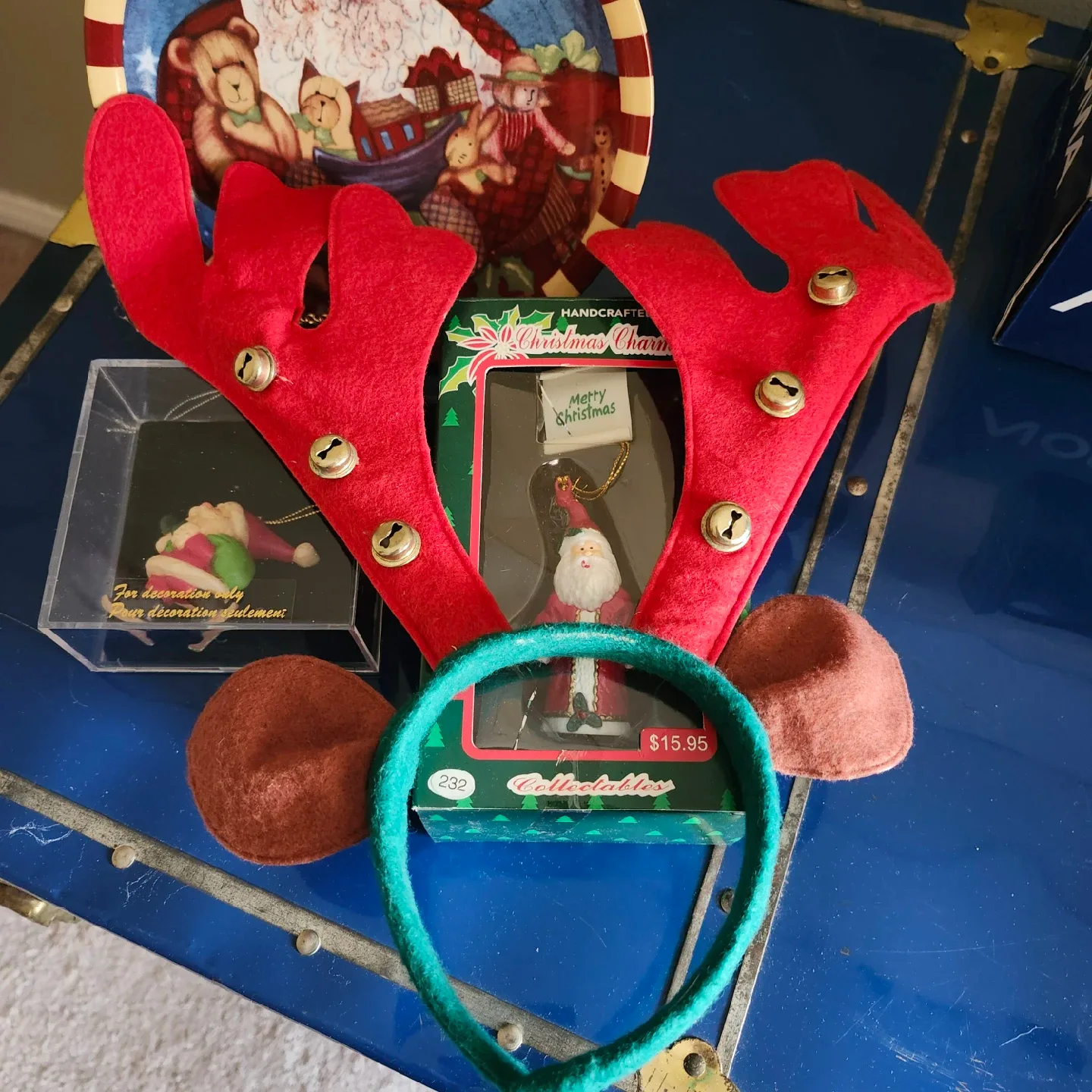 Santa Ornaments & Plates image indicator(3)