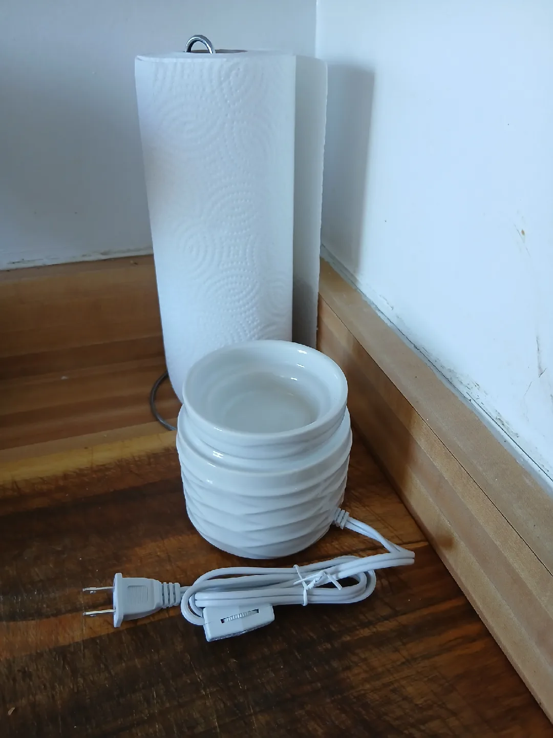 White Ceramic Wax Warmer thumbnail