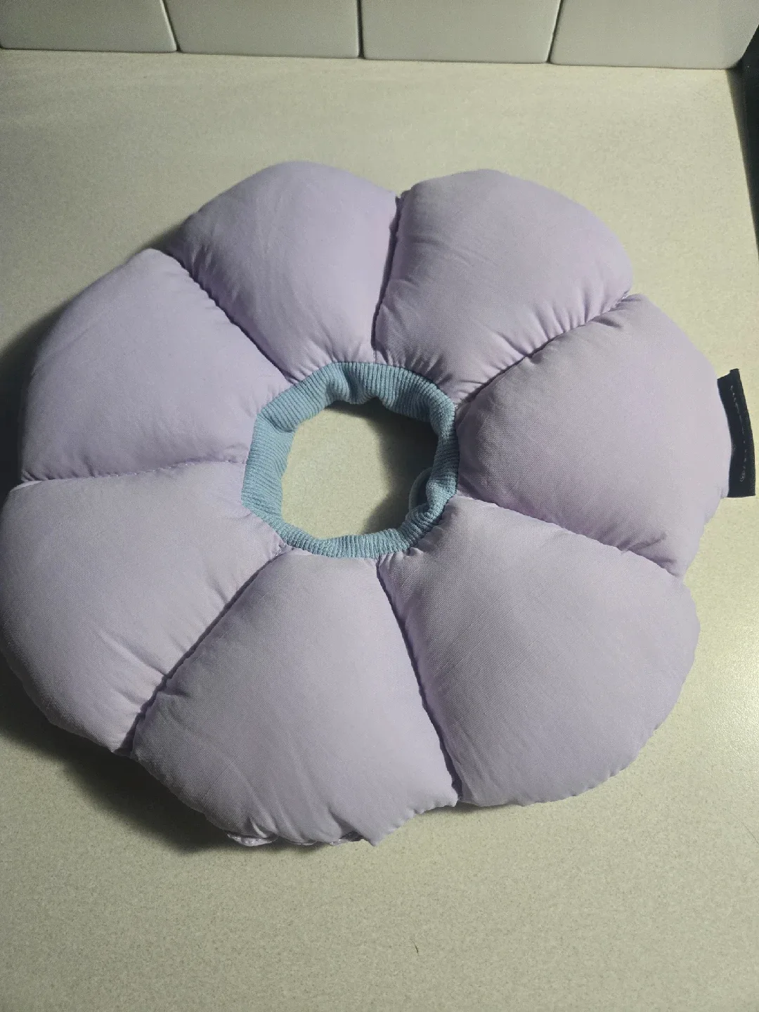 Lilac Inflatable Pet Recovery Collar image indicator(2)