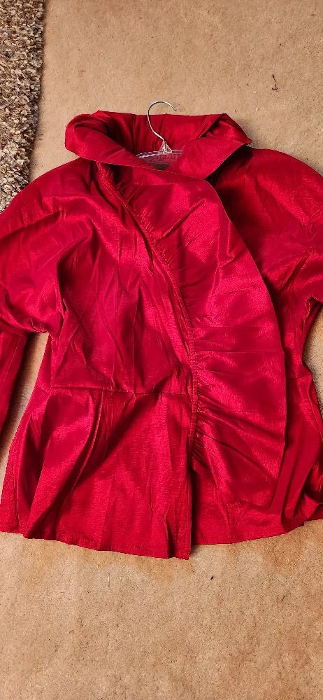 red women's shirt image indicator(2)