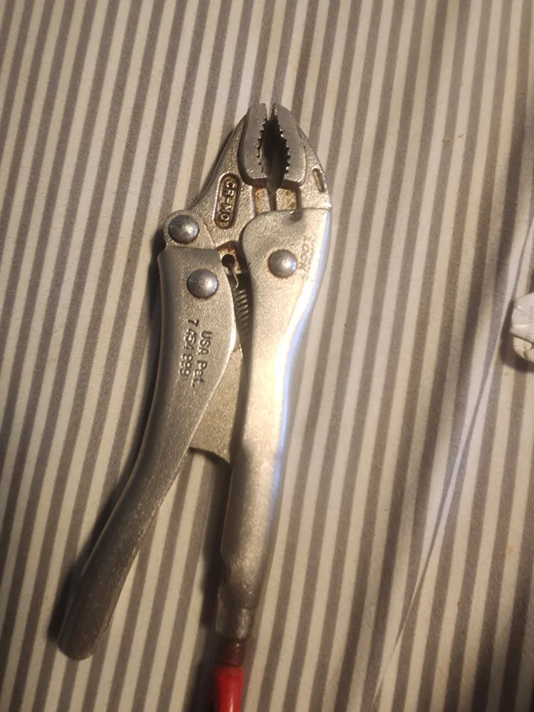 Locking Pliers image indicator(2)