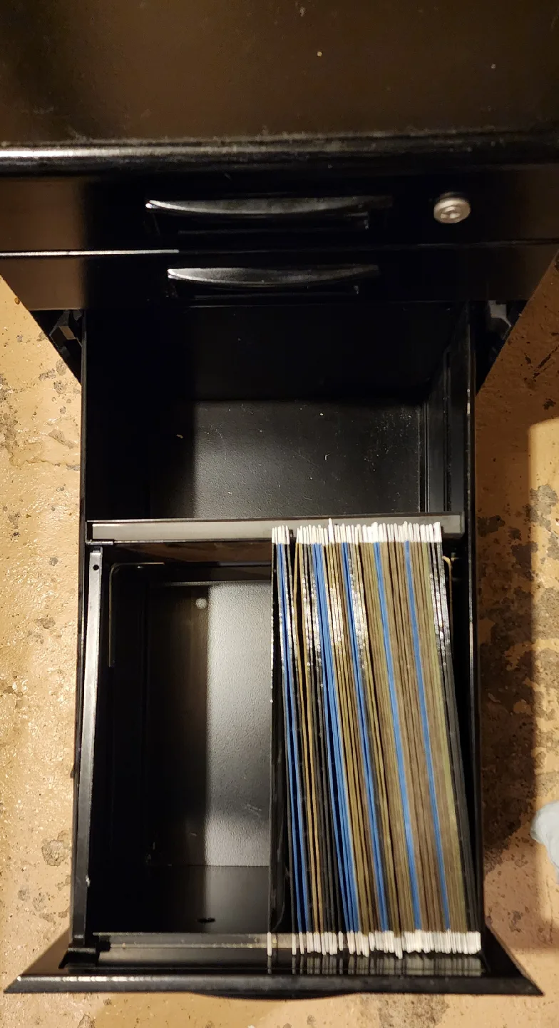 Black Metal 3-Drawer Filing Cabinet - no key image indicator(2)