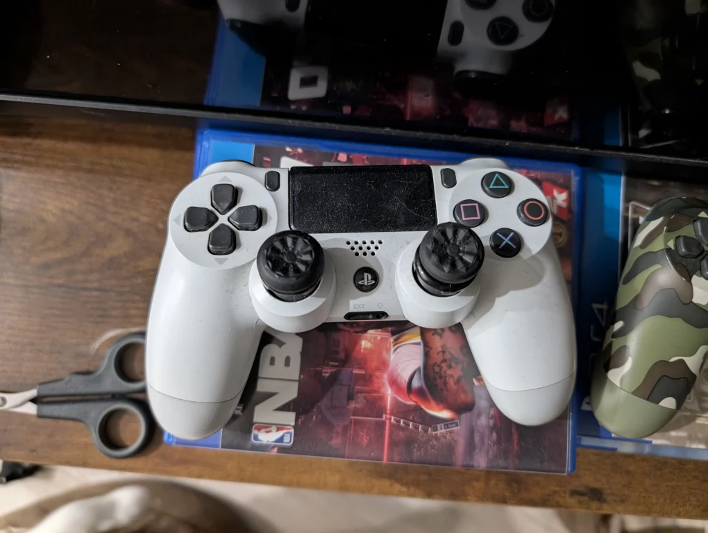 PlayStation 4 Console & Controllers