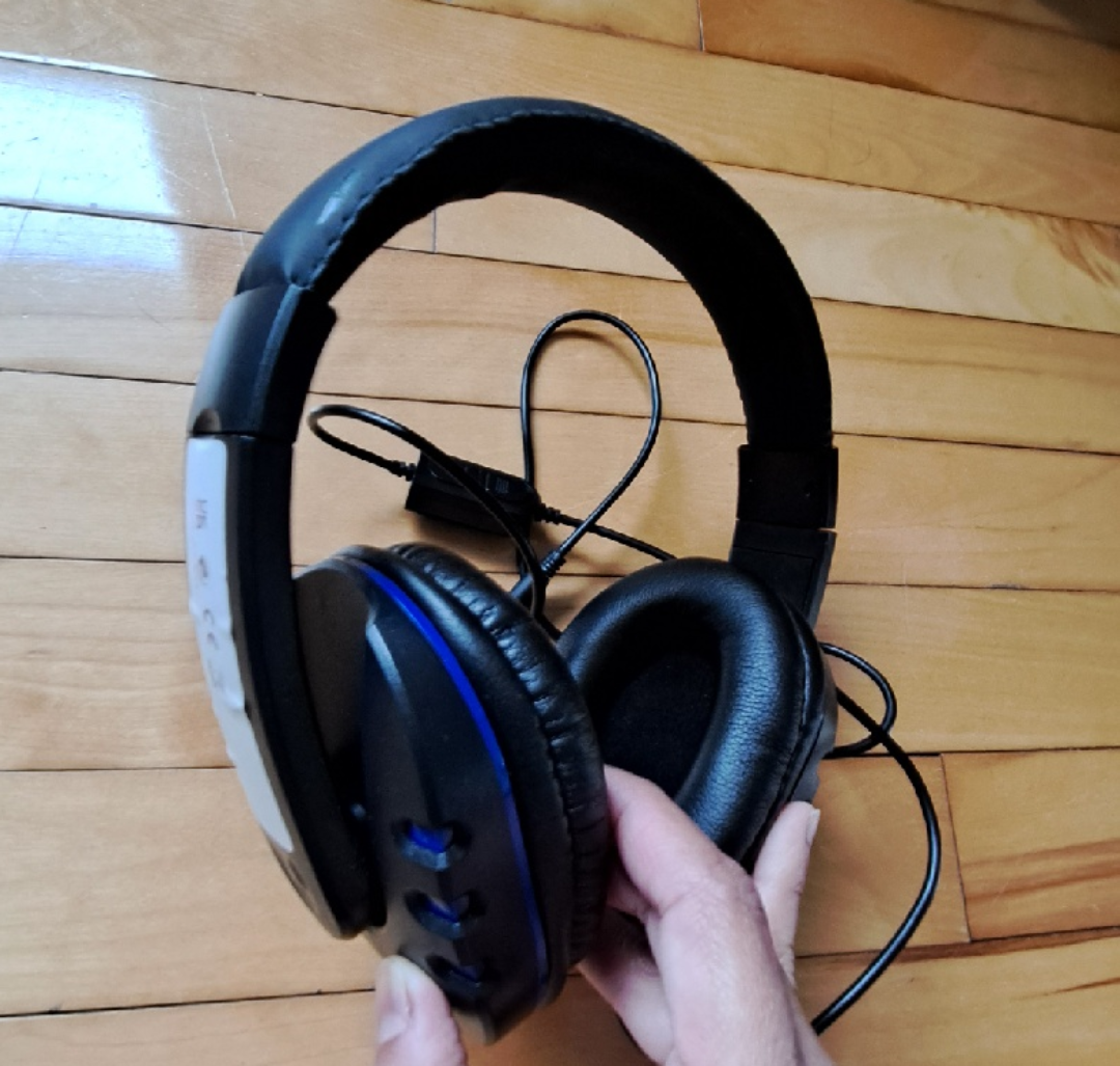 Gaming Headset - Black with Blue Trim - photo 3