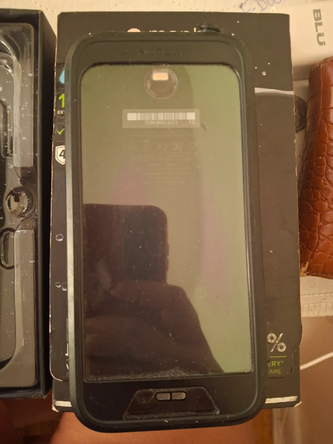 Mophie Juice Pack H2Pro iPhone 6 Waterproof Case image indicator(2)