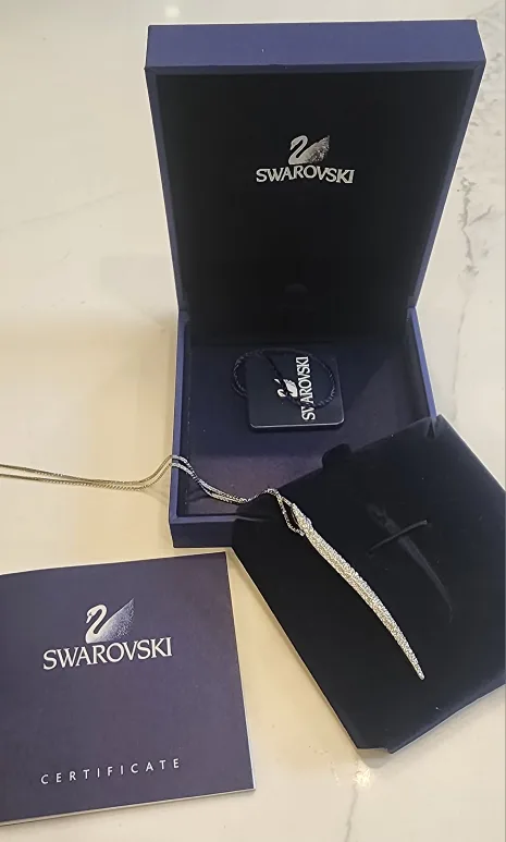 Swarovski Crystal Necklace with Box image indicator(2)
