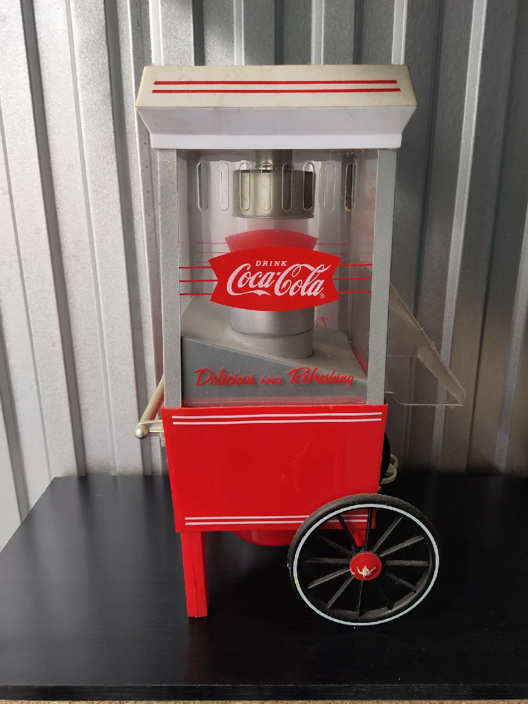 Coca-Cola Popcorn Machine & Collectible Tins image indicator(2)