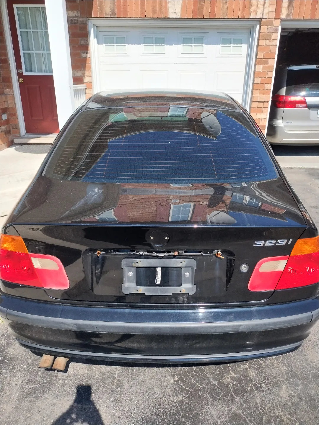 BMW 323i Sedan - Black image indicator(6)