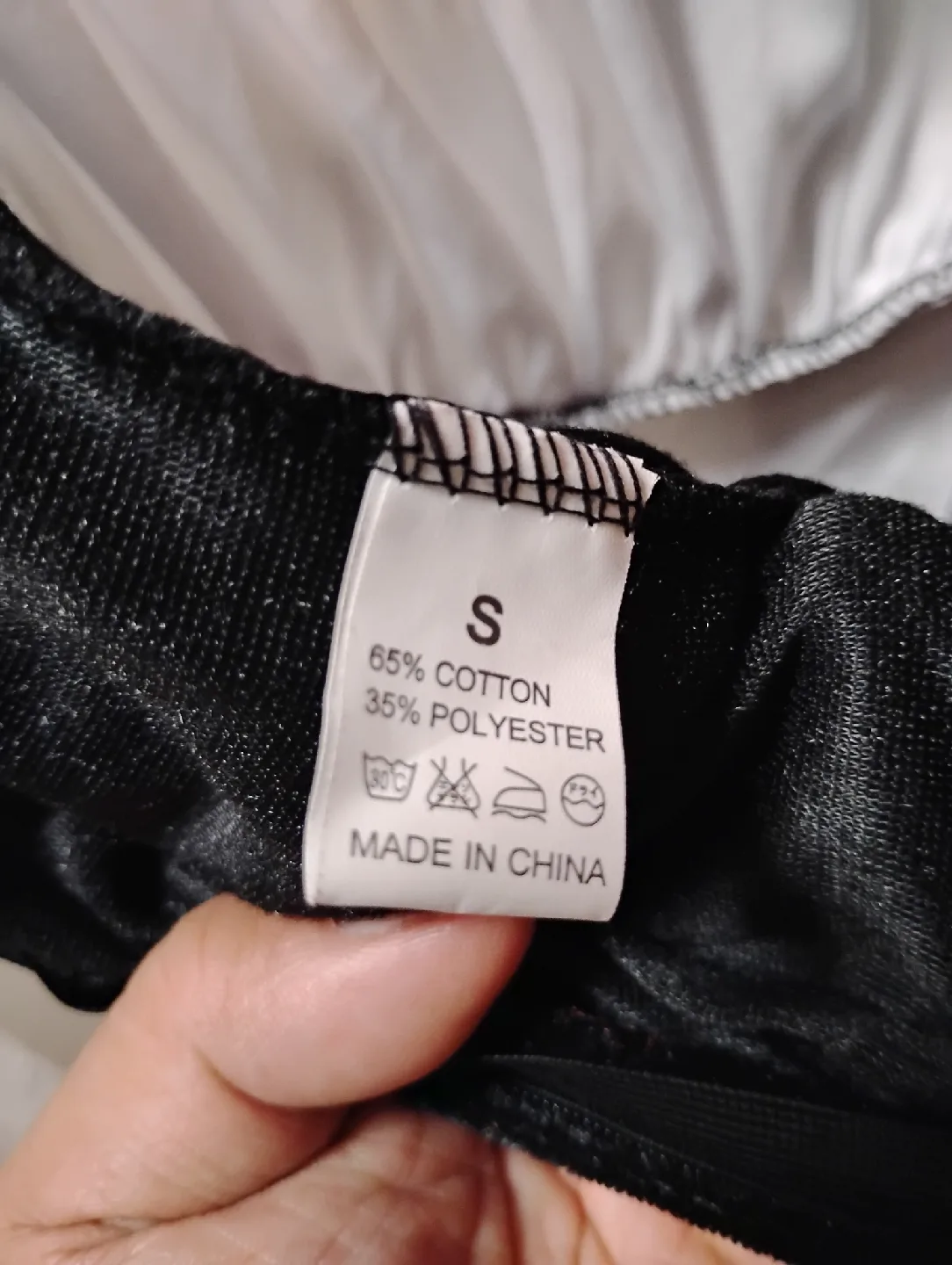 Red Riding Hood Costume - Size Small image indicator(4)