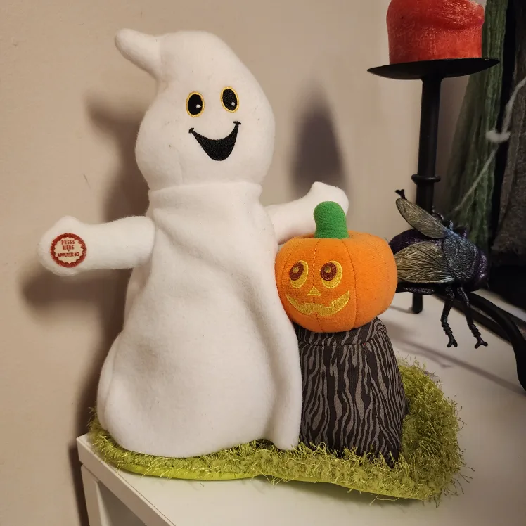 Halloween Animated Ghost and Pumpkin Decoration thumbnail