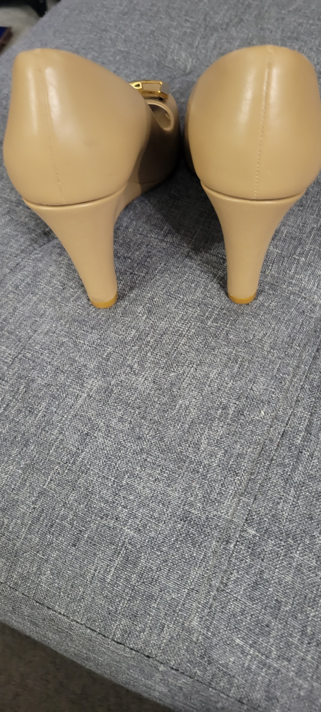 Tory Burch Nude Leather Wedges 6.5 size - photo 2