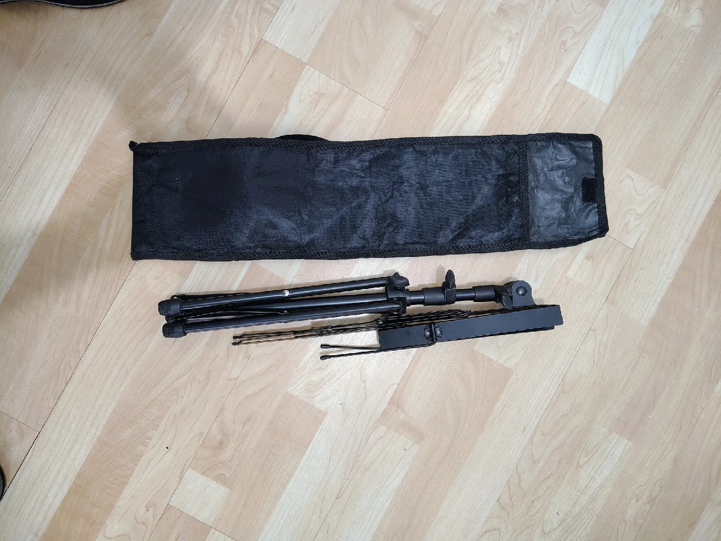 Black Music Sheet Stand with Carrying Bag image indicator(3)