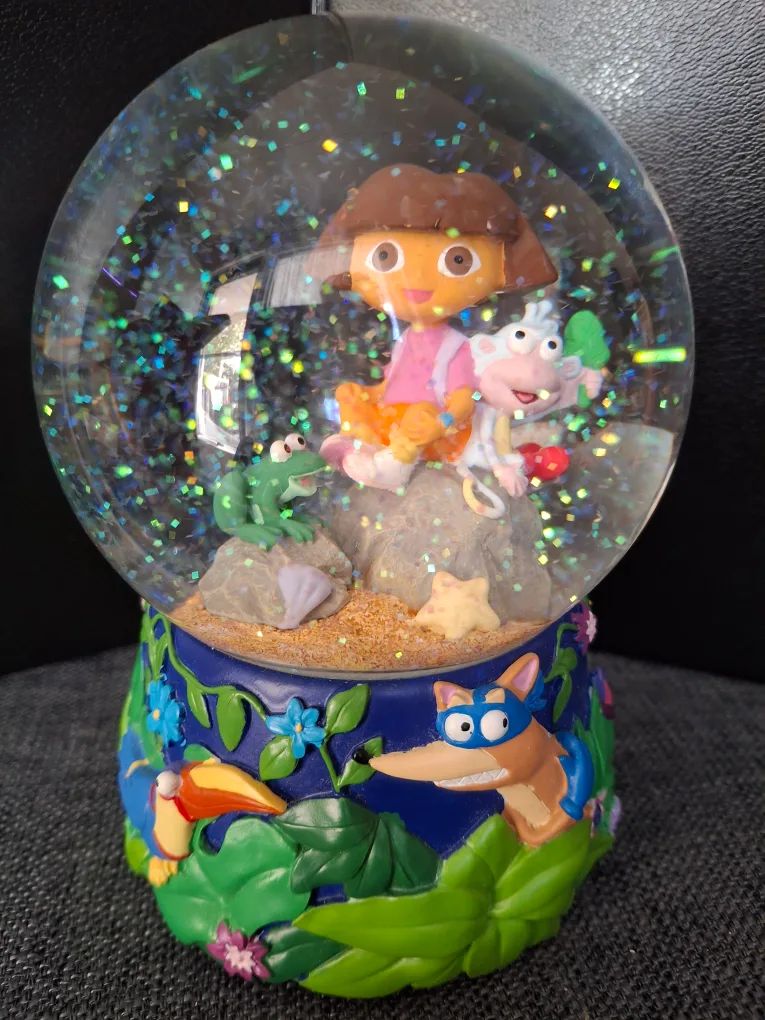 Dora the Explorer Snow Globe image indicator(4)