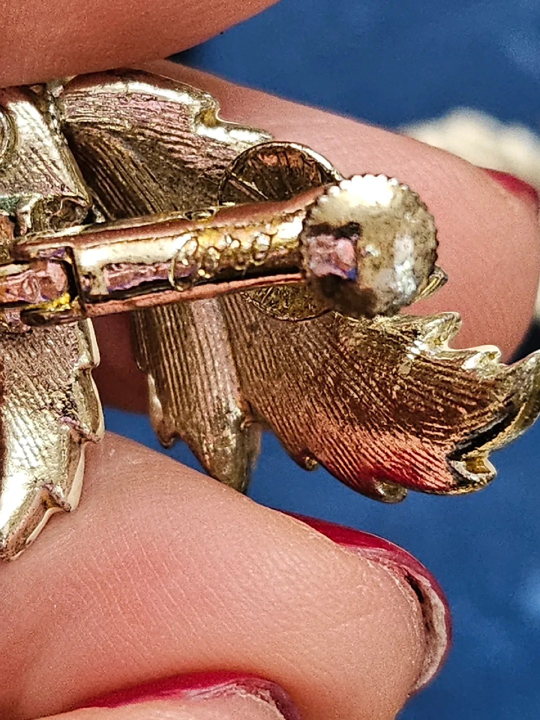 Coro Vintage Leaf Earrings clip-on image indicator(5)