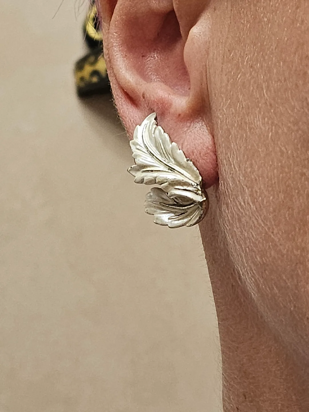 Coro Vintage Leaf Earrings clip-on image indicator(6)