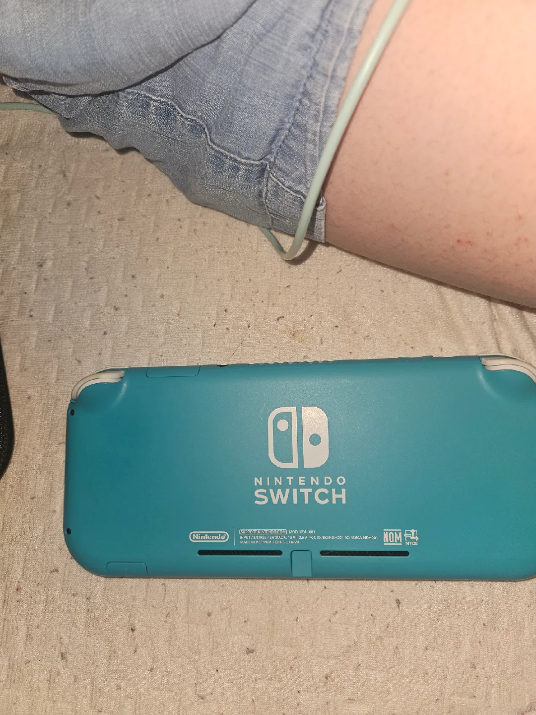 Nintendo Switch Lite - Turquoise image indicator(2)