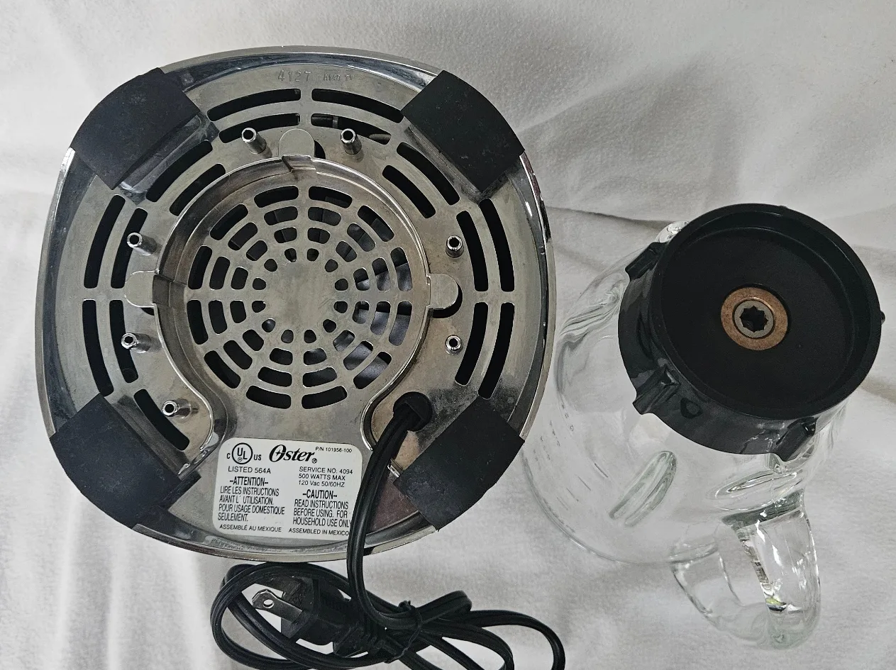 Oster Classic Beehive Osterizer 4094 Blender  Brushed Silver image indicator(6)