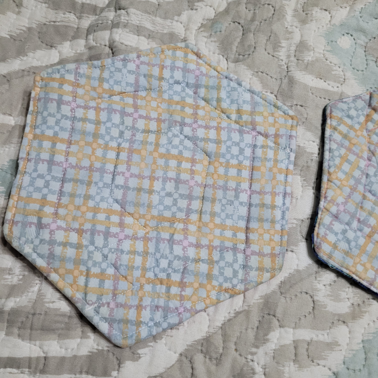 Beautiful Pair of 8" Vintage Handmade Quilted Hot - photo 5