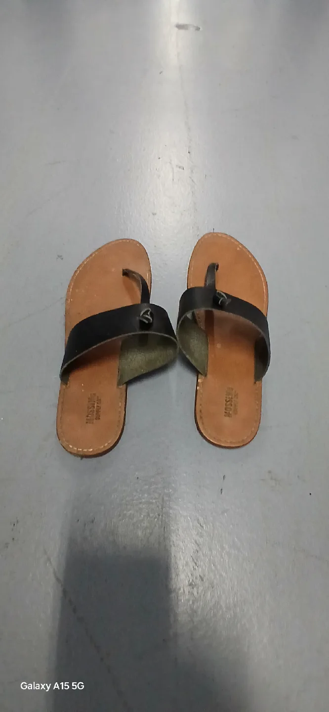 Mossimo Supply Co. Women's Size 10 Flip Flops thumbnail
