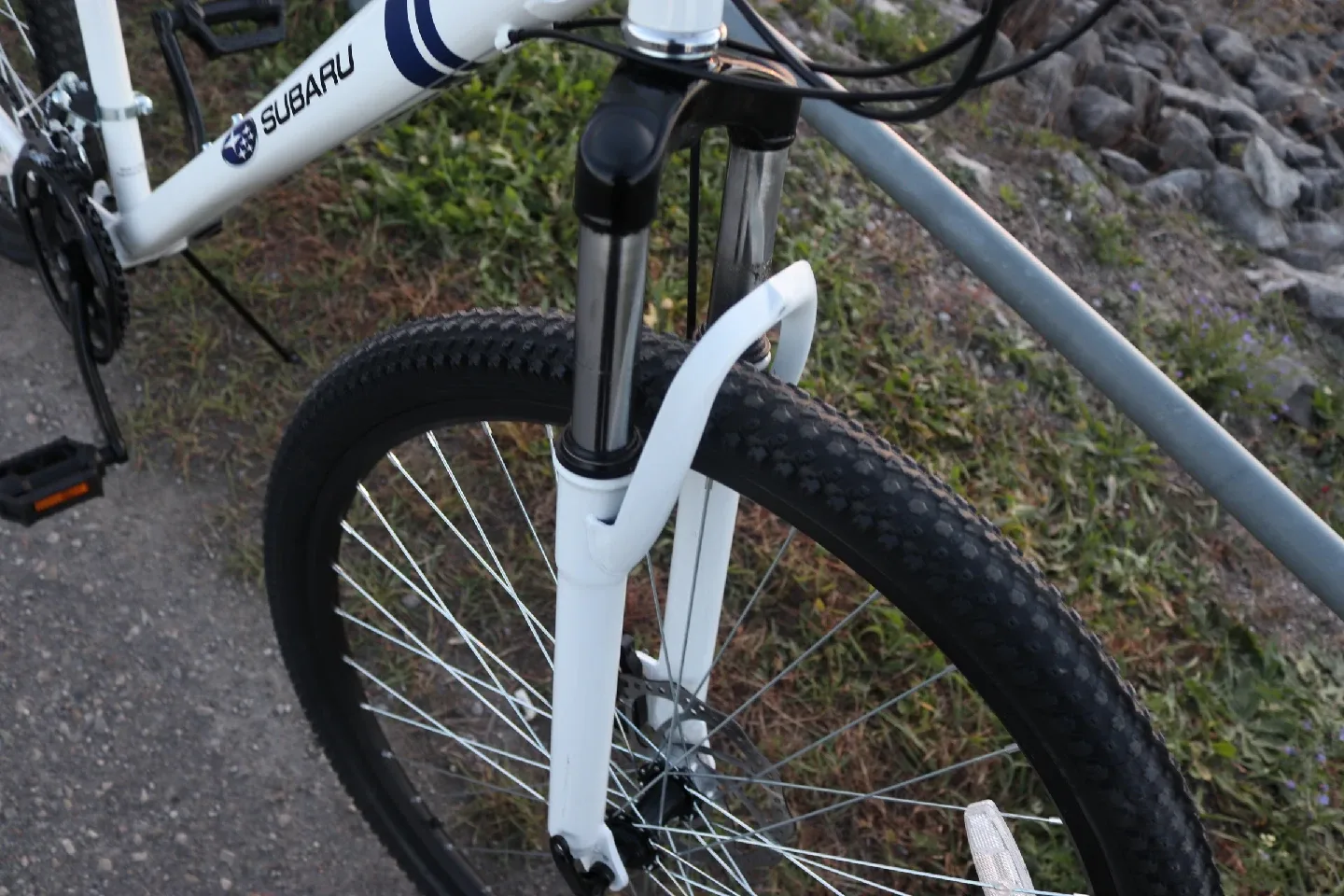 Adult mountain bike w/ free lock image indicator(7)