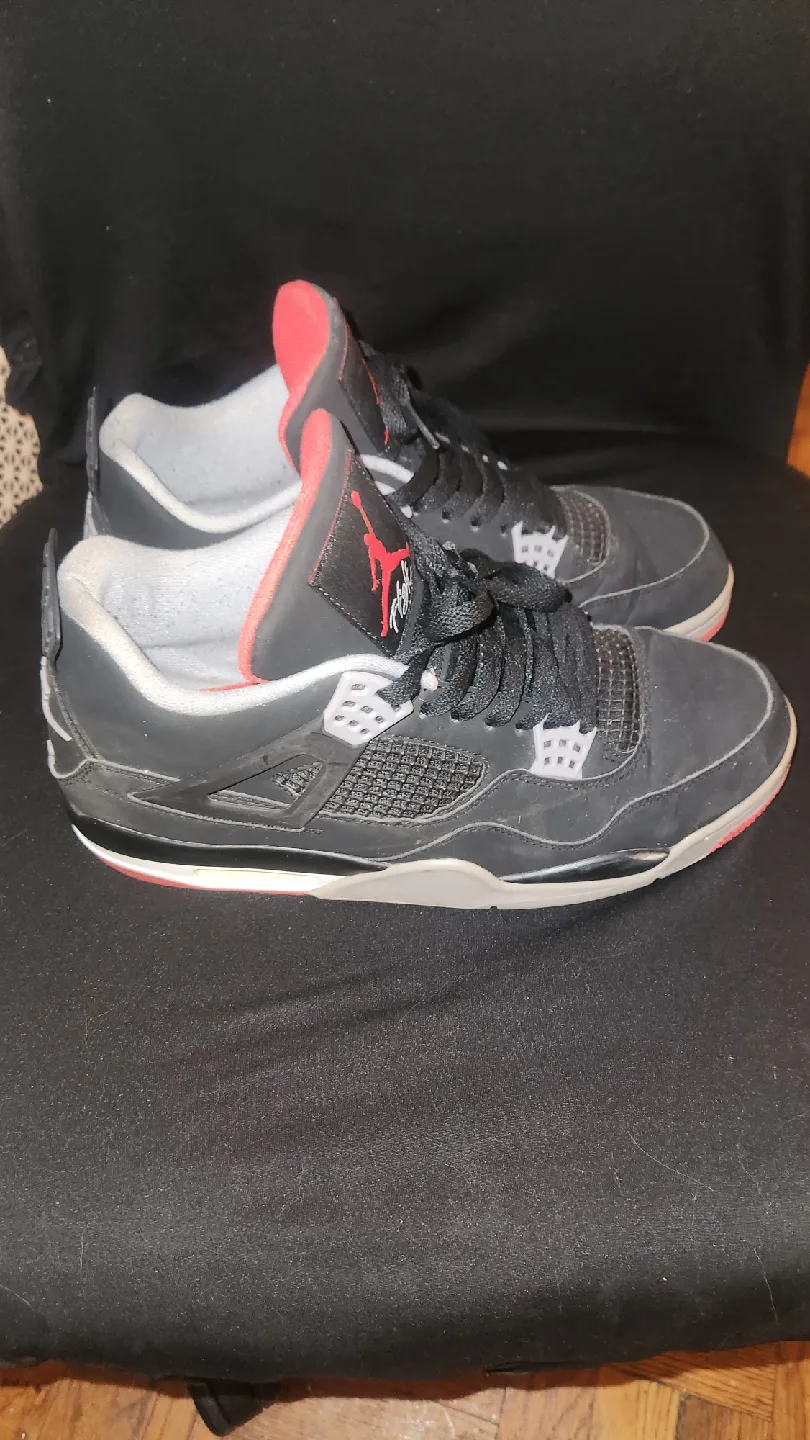 Nike Air Jordan 4 Retro image indicator(5)