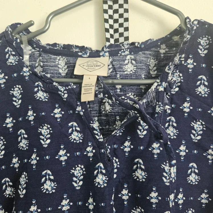 St. John's Bay Blue Floral Top - Size L image indicator(2)