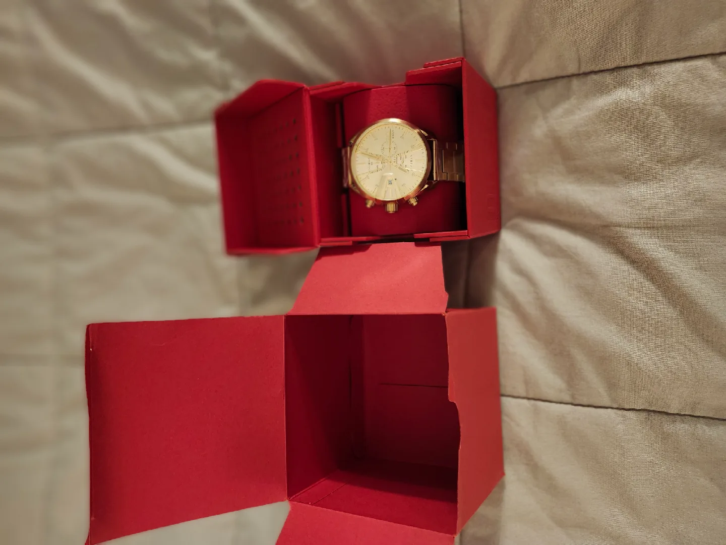 DIESEL - MEN'S NEW WITH TAGS - Gold tone chronograph watch image indicator(5)