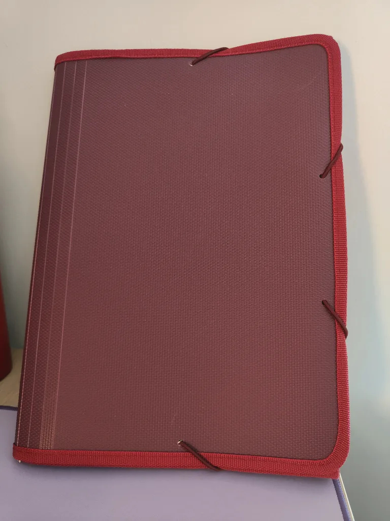 Red Expanding File Folder thumbnail