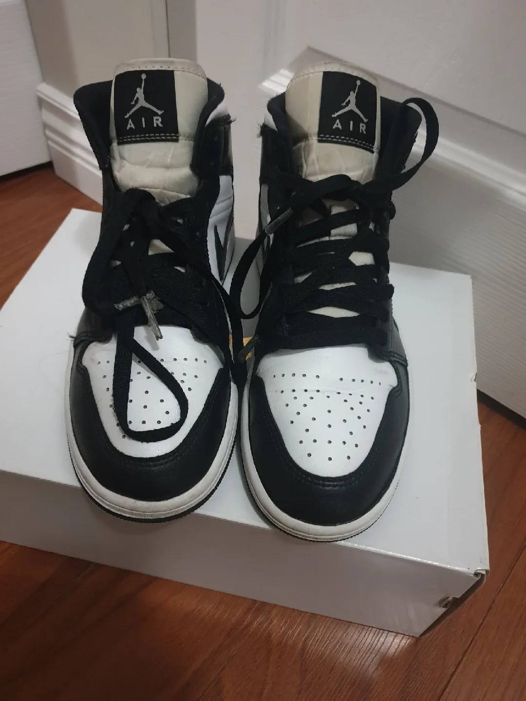 👟WOMEN'S AIR JORDAN MID👟 image indicator(4)