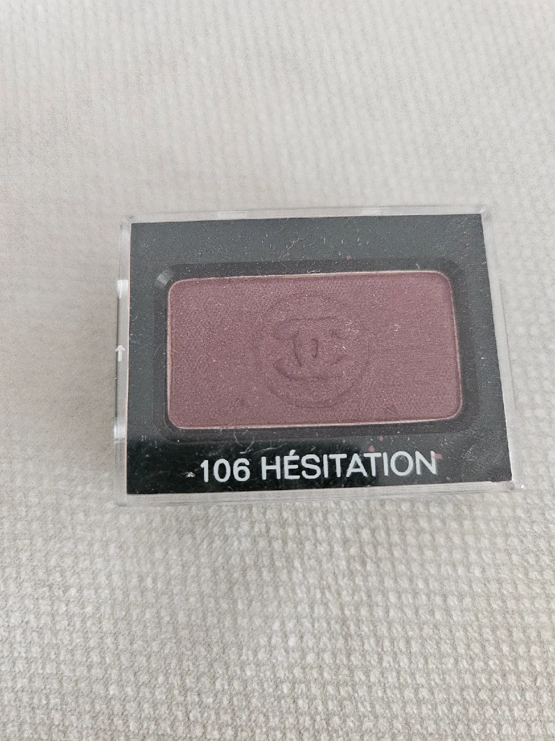 Chanel Ombre Essentielle 106 Hésitation Eyeshadow thumbnail