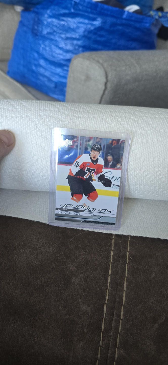 Upper Deck Young Guns Flyers Maksim Sushko Hockey Card