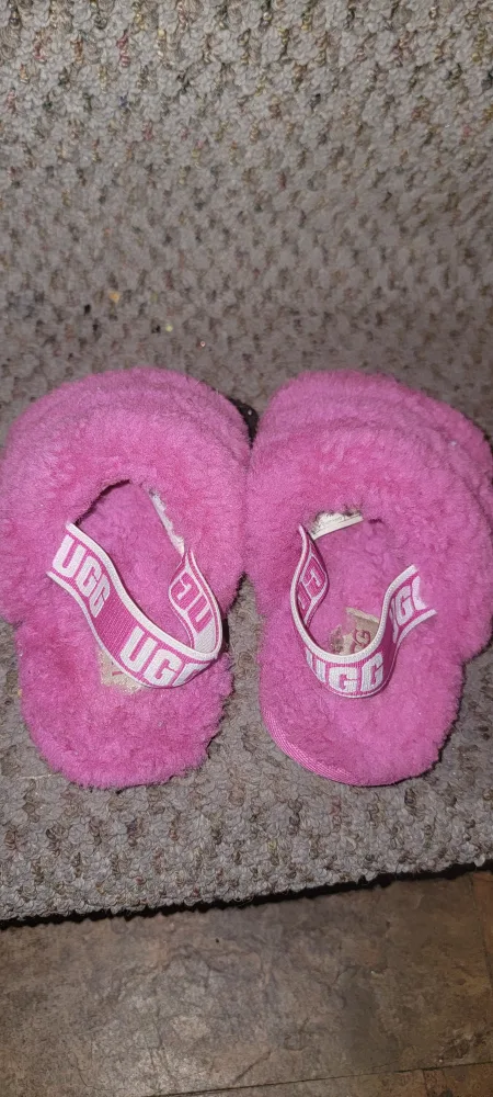 Kids UGG Pink Fluff Yeah Slides Size 8 image indicator(2)