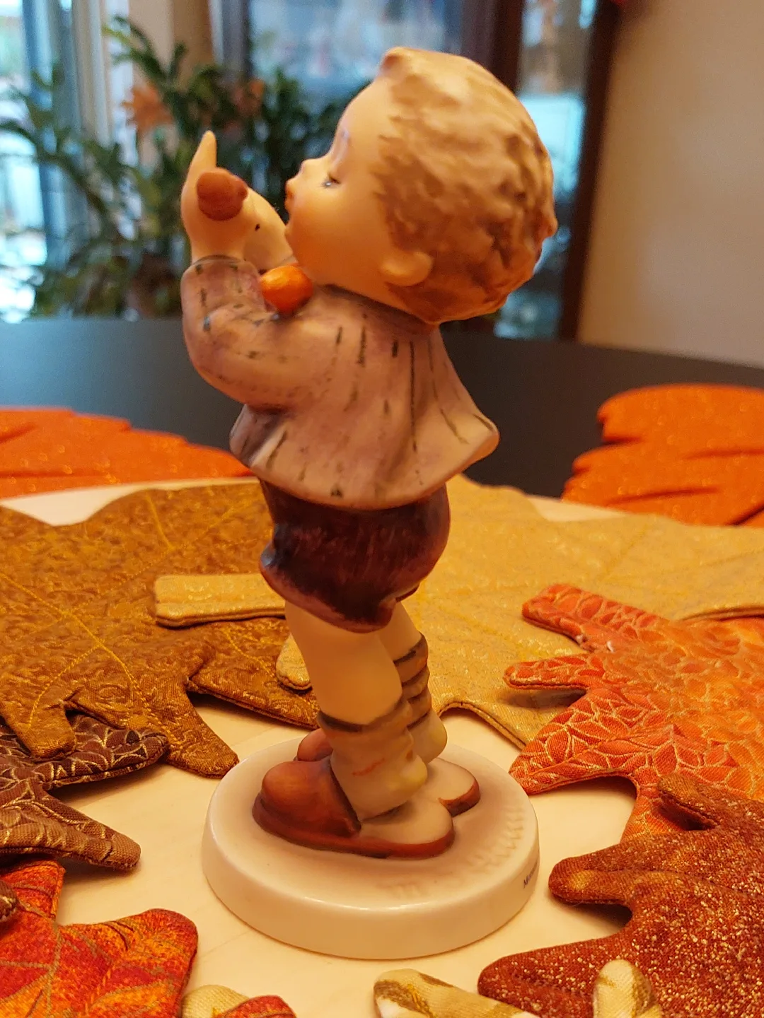 Goebel Hummel Morning Concert Figurine image indicator(2)