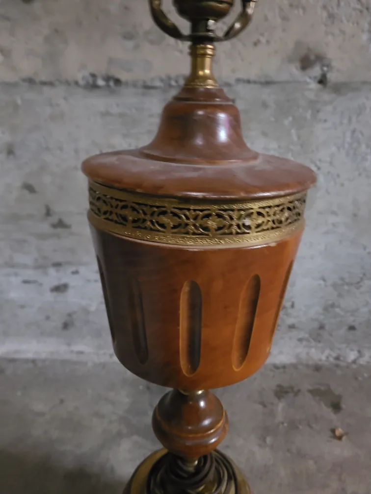 Vintage Wood & Brass Accent Lamp image indicator(2)