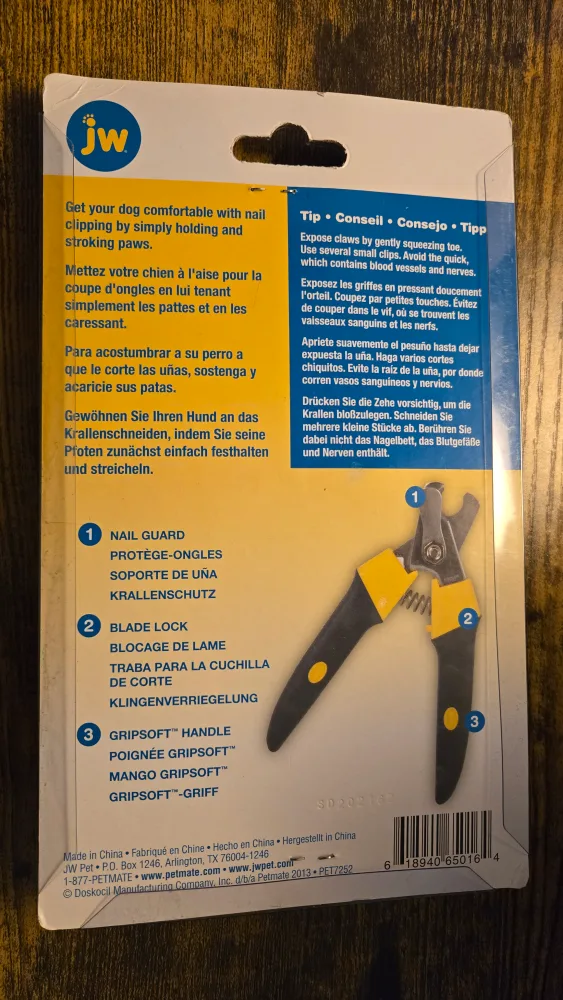 JW Gripsoft Deluxe Nail Clipper for Dogs image indicator(2)