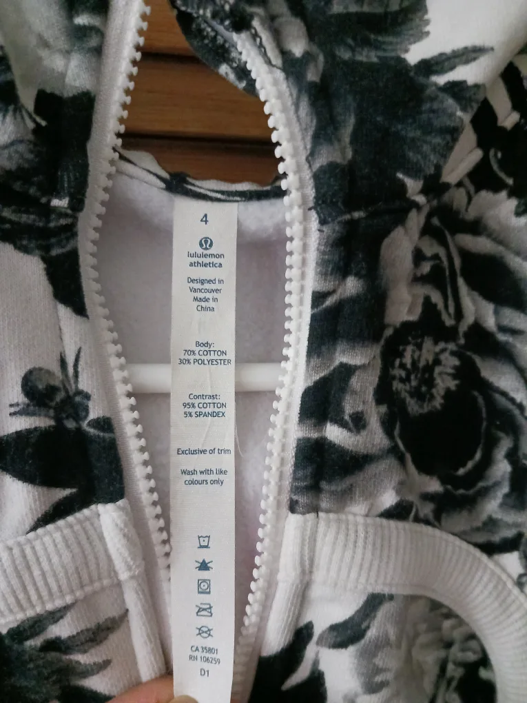 Lululemon Athletica Floral Hoodie - Size 4 image indicator(2)