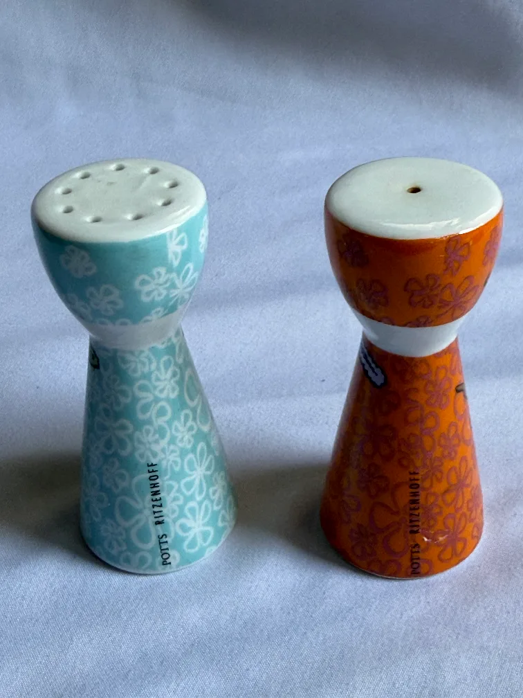 Potts Ritzenhoff Salt & Pepper Shakers image indicator(4)