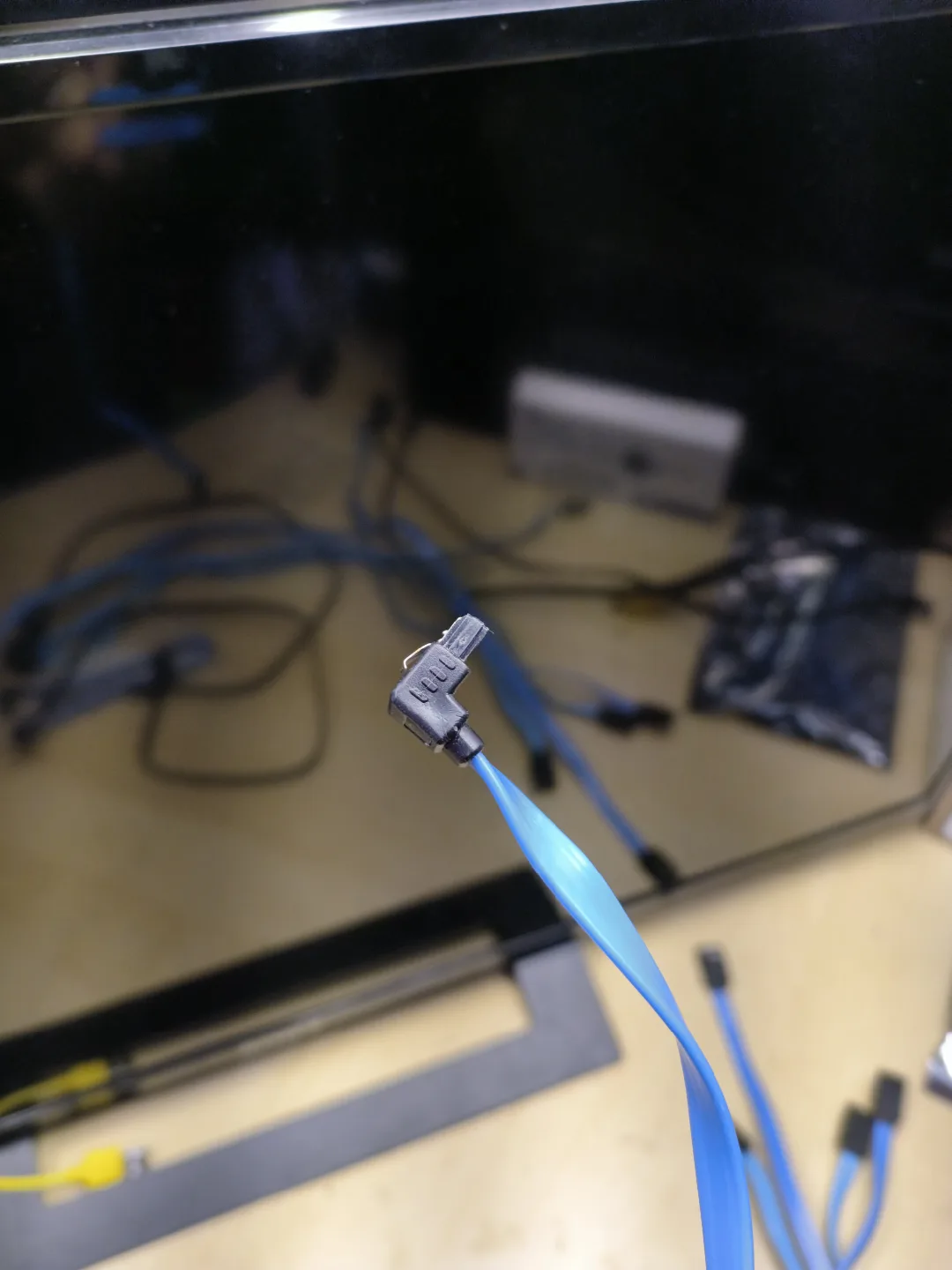 SATA Cables - Blue and Black image indicator(2)