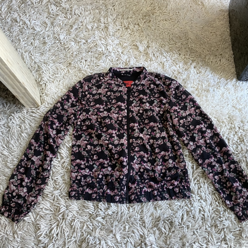 QS by S.Oliver Roses Light Bomber Jacket - photo 2
